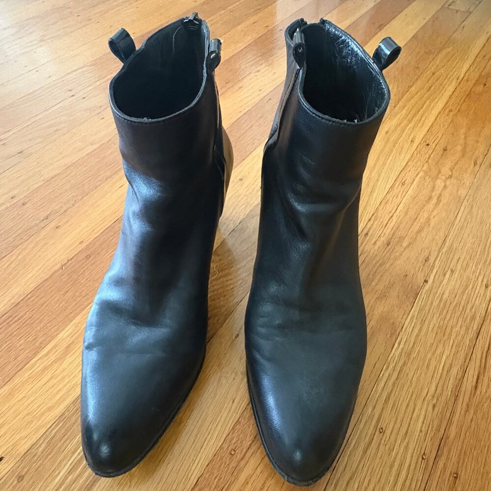 Stuart Weitzman Black Leather Ankle Booties – Size 8 – Back Zip – Mid Heel